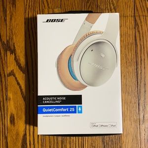 Bose Noise Cancelling Headphones, white